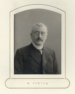 833053 Portret van W. Porton, lid van de Kamer van Koophandel en Fabrieken te Utrecht, opgenomen in het ...